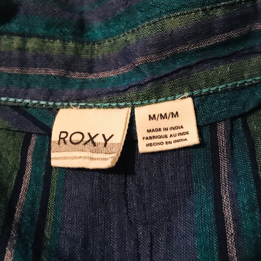 BOGO Roxy Medium women’s collared button down - Picture 2 of 3